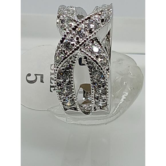 Elegant Vintage Jewelry Sterling Silver Cross-Over Simulated Diamond Ring Size 5 - Picture 4 of 12